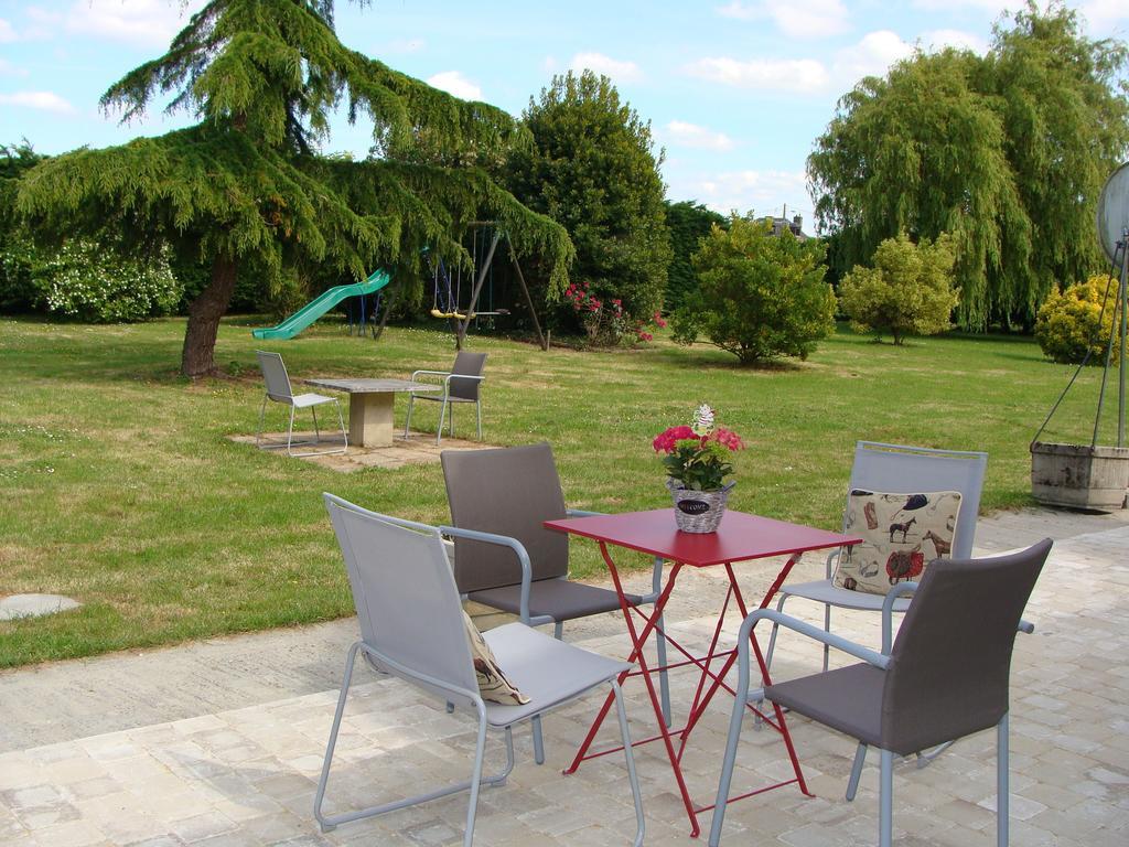 Le Vieux Castel Bed and Breakfast Goustranville Esterno foto