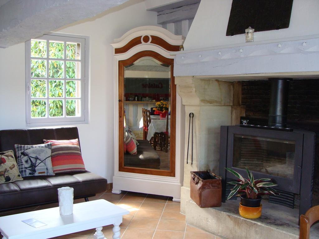 Le Vieux Castel Bed and Breakfast Goustranville Esterno foto
