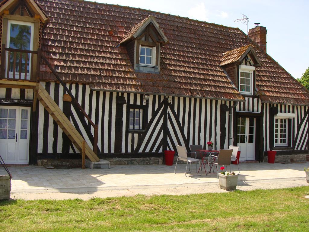 Le Vieux Castel Bed and Breakfast Goustranville Esterno foto